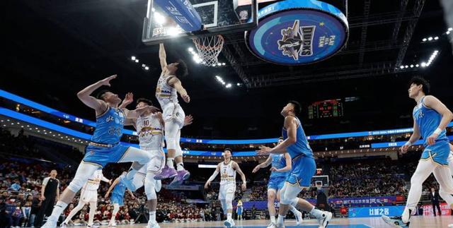 费城76人发布备战花絮，赛前绝杀压哨，欧篮联任务艰巨，资深球员宣示担当的简单介绍-开云APP下载